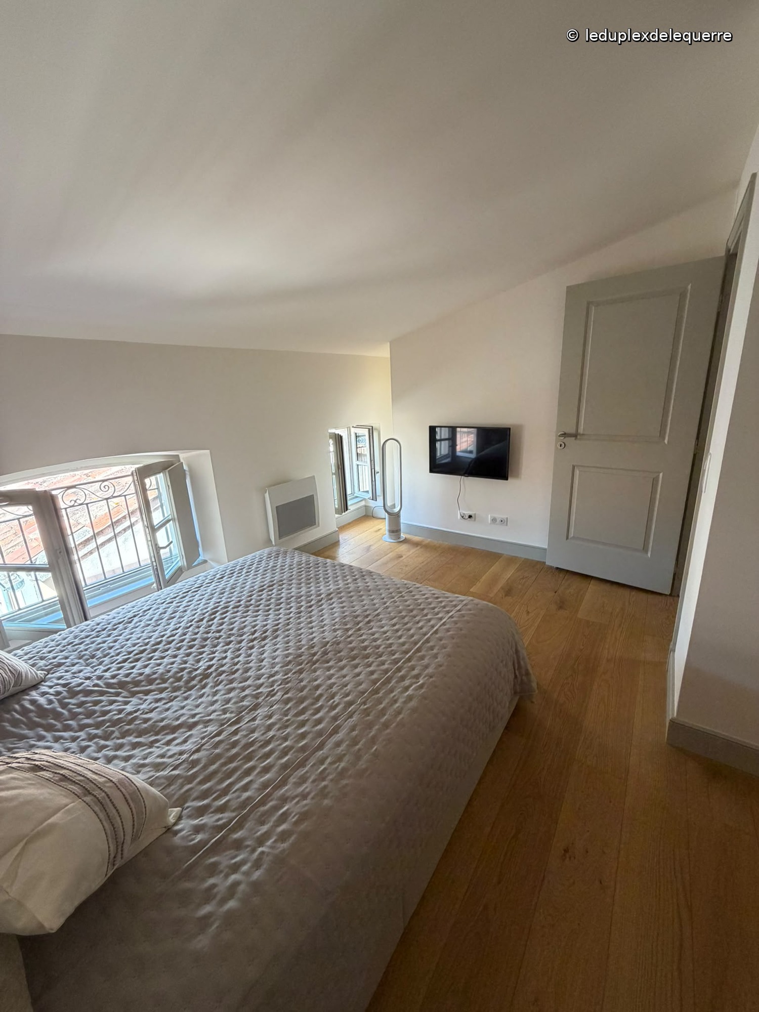 Vue de la chambre du Duplex de l'Équerre à Toulon